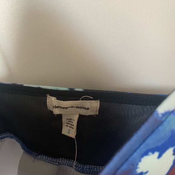 UO / SILENCE & NOISE / PEPLUM PATTERNED TANK TOP - Picture 3 of 4